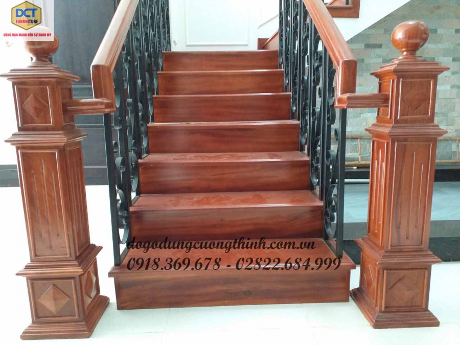 cầu thang gỗ kết hợp sắt